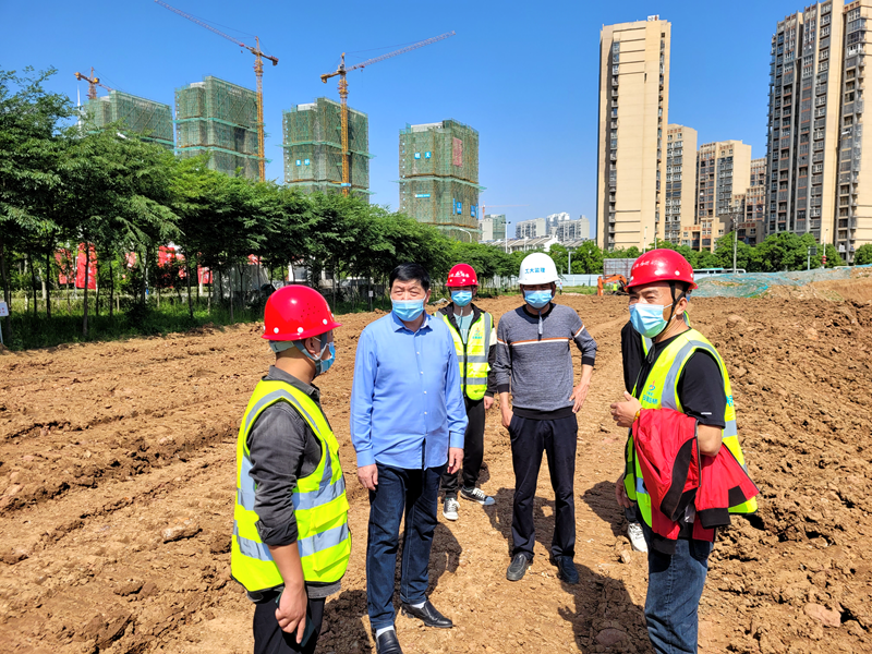六安市重點工程建設管理處黨組書記、主任陳斌到長安路南延項目調研復工復產工作